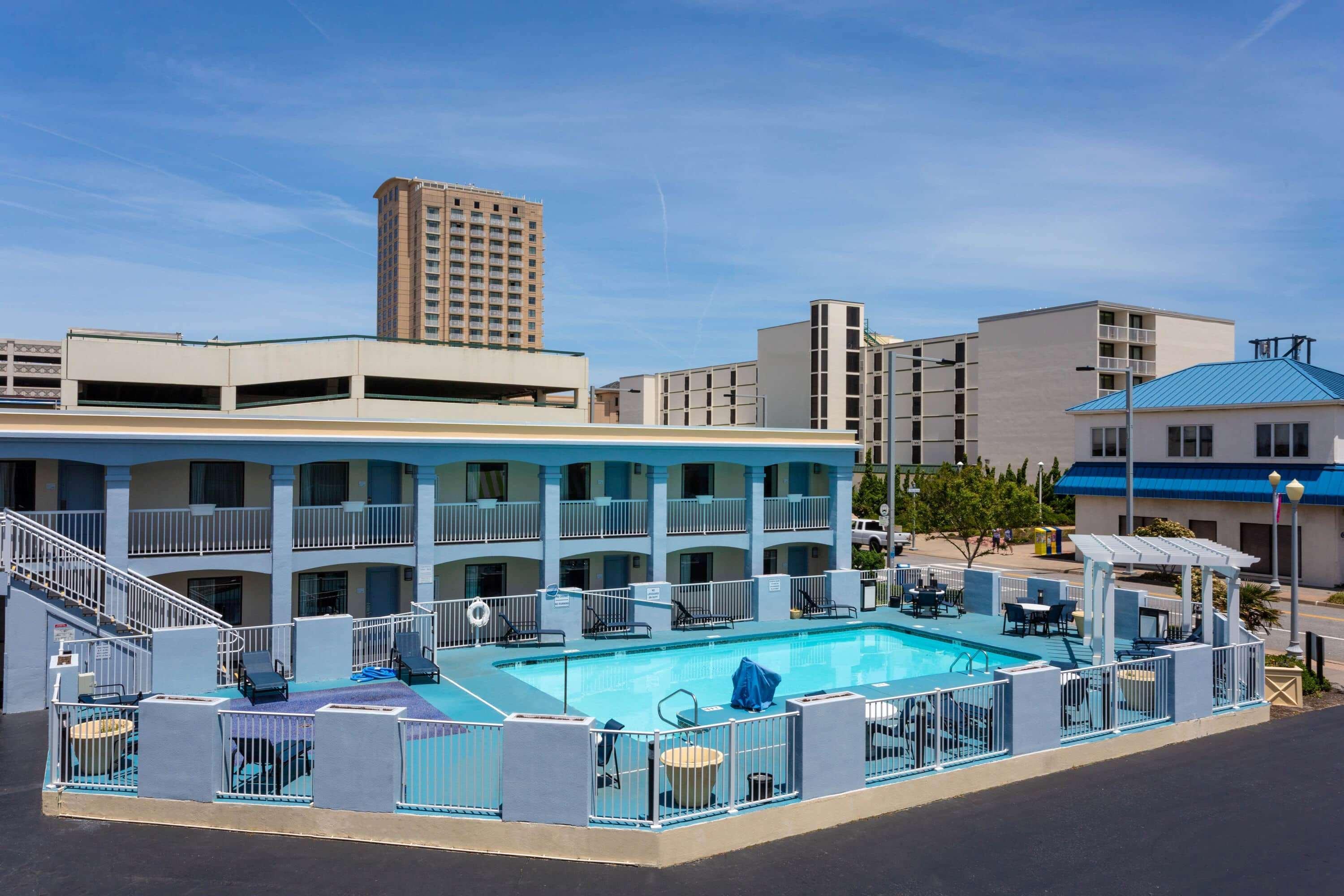 Ramada by Wyndham Virginia Beach Bagian luar foto